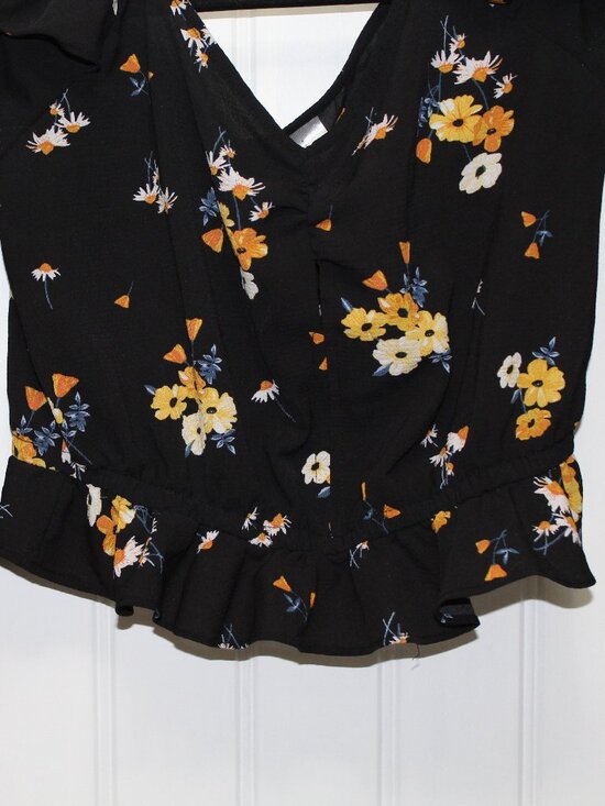 Divided H&M Blouse Womens Size 8 Black Floral Cold Shoulder Long Sleeve  (26-2) - Picture 3 of 8